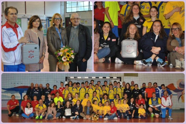 collage consegna defibrillatore 8maggio 1024x682