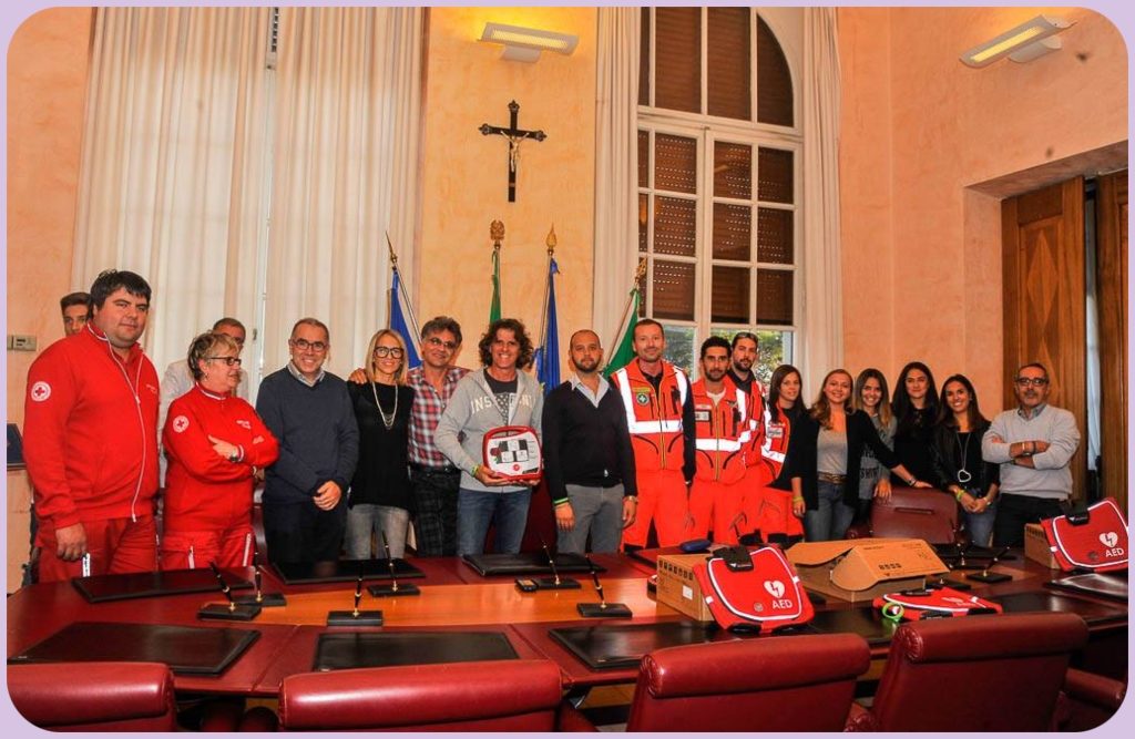 consegna defibrillatori cuore in campo