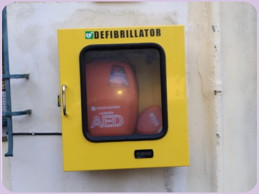 Dolcedo: installato un defibrillatore. “Ciò che doni è tuo per sempre”
