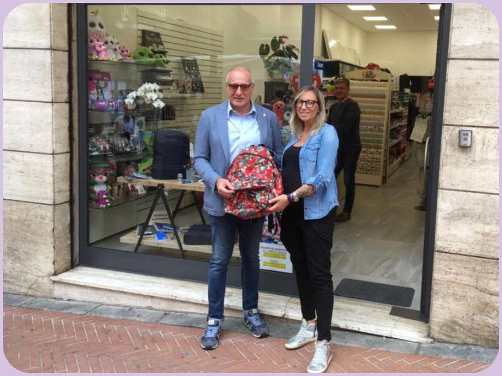 “Ricicla-zaino”: grande successo per l’iniziativa. Donati oltre 80 zaini